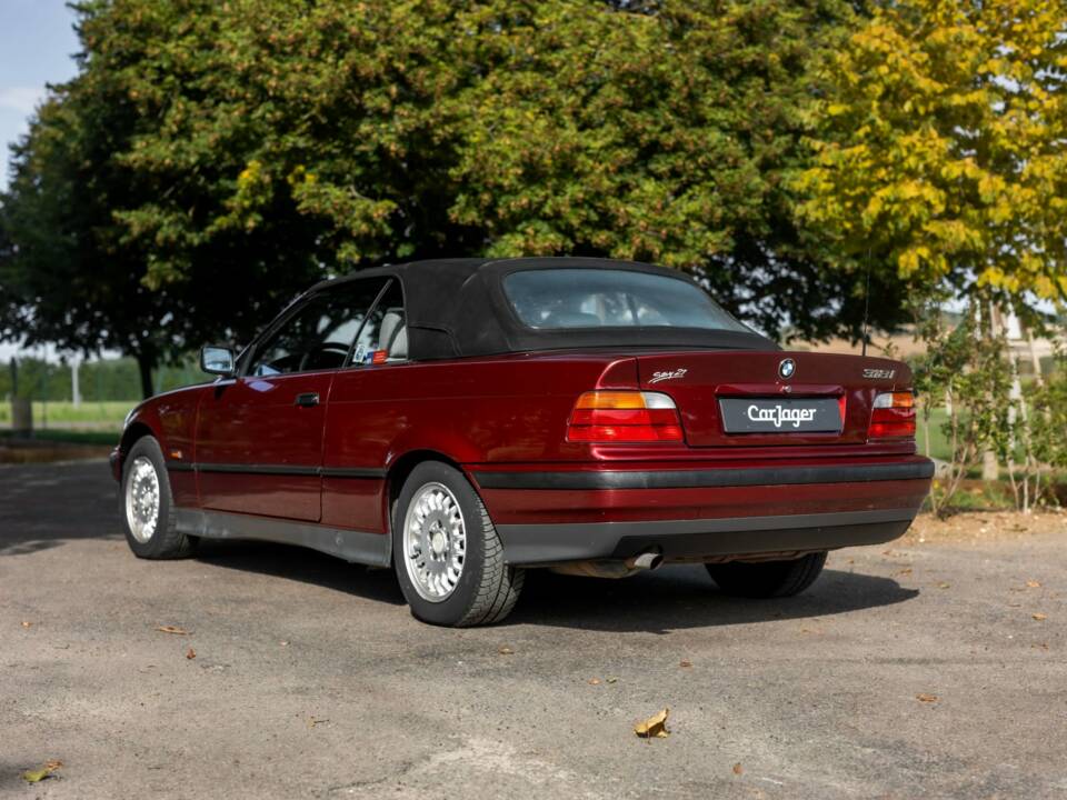Immagine 12/23 di BMW 318i (1995)