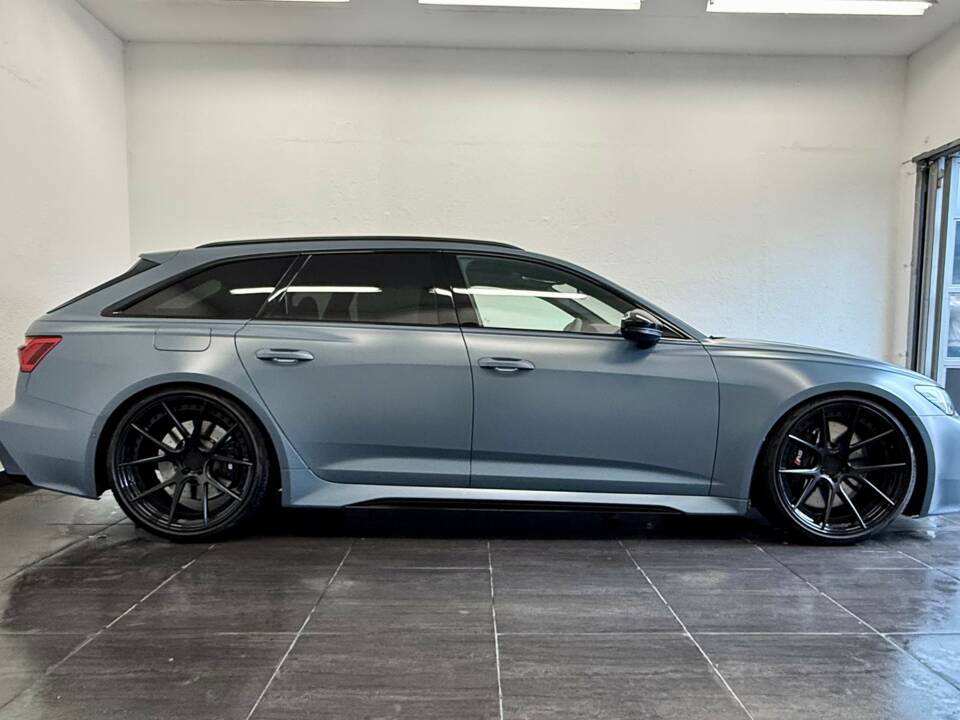 Immagine 5/31 di Audi RS6 Avant (2021)