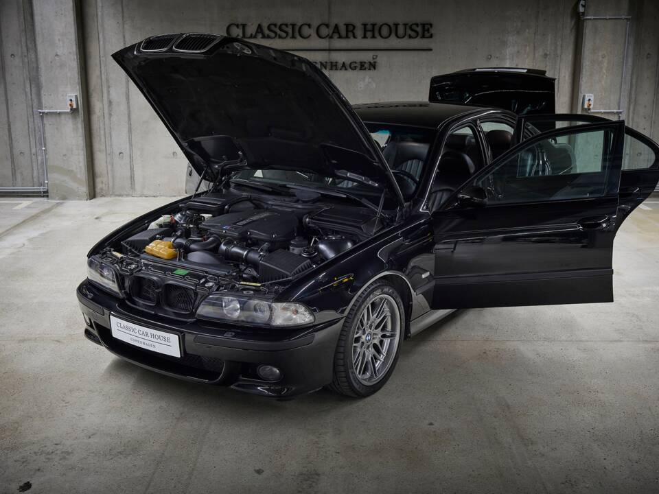 Image 17/99 of BMW M5 (2000)