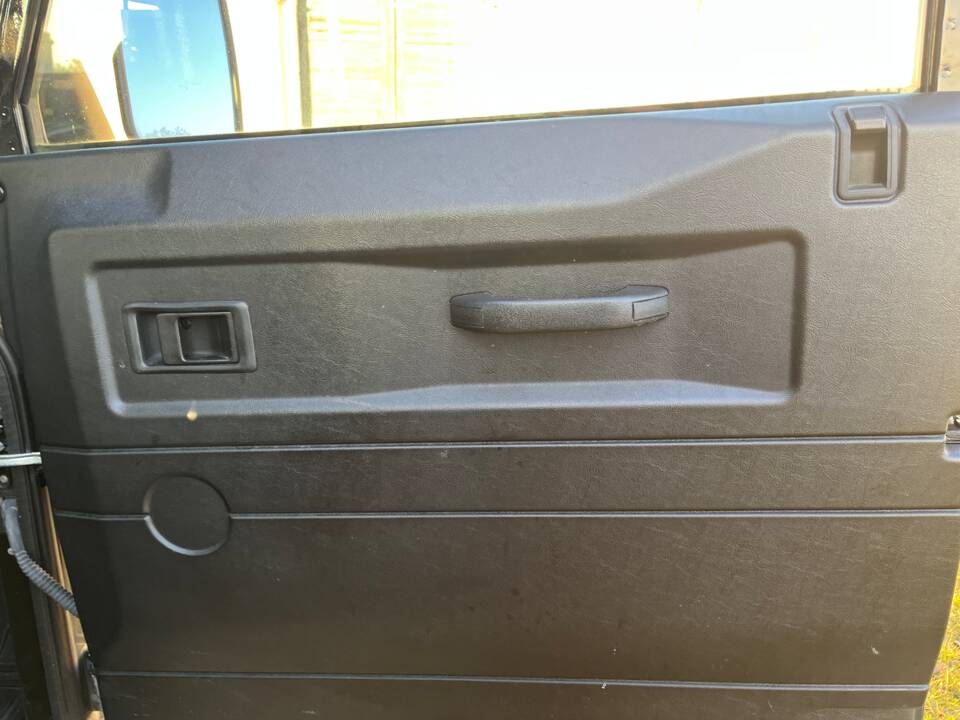 Image 65/93 of Land Rover Defender 110 (2014)