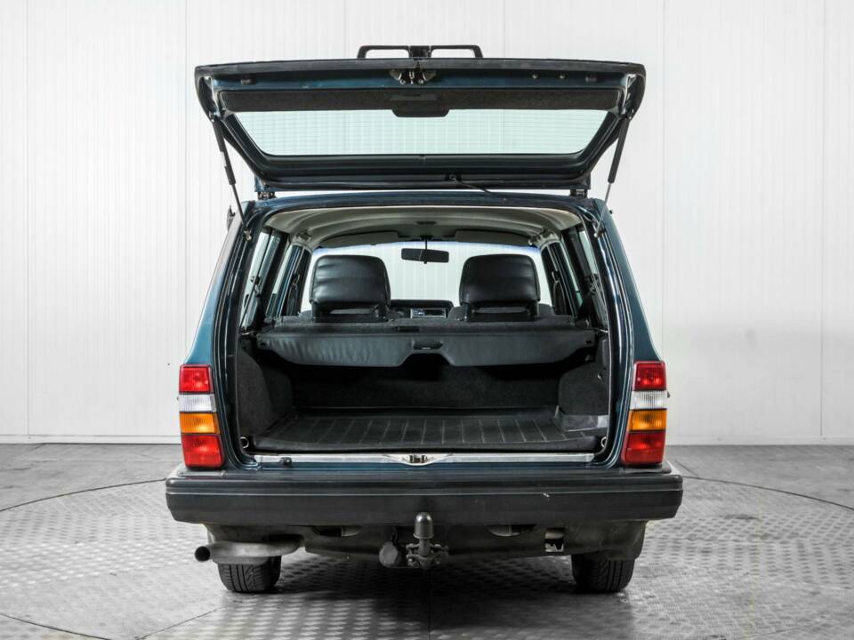 Immagine 44/50 di Volvo 240 GL (1990)