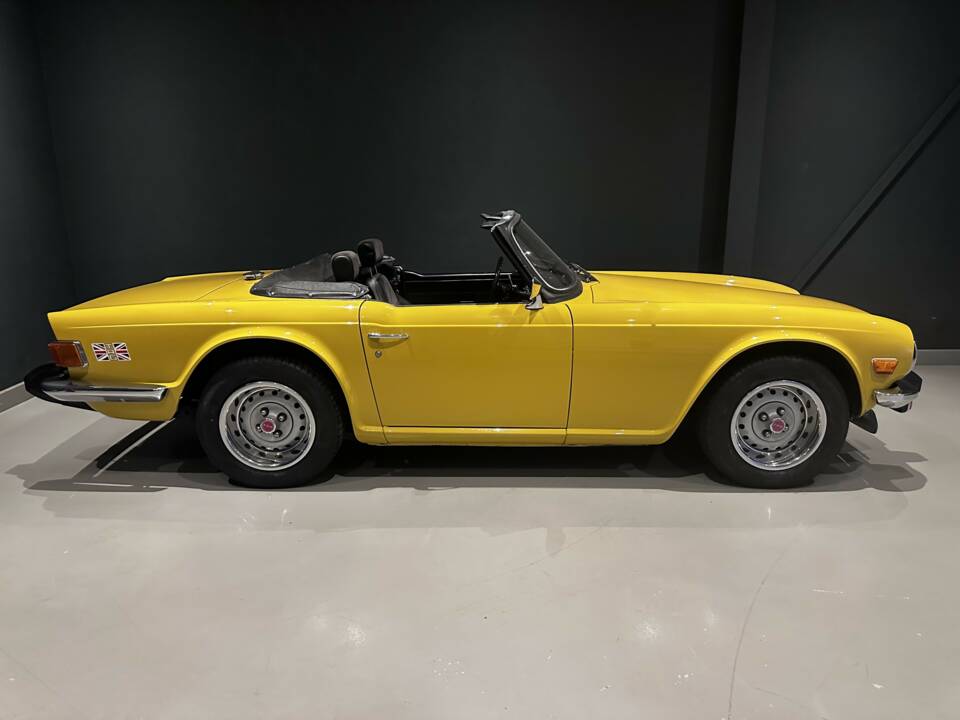 Image 3/70 of Triumph TR 6 PI (1976)