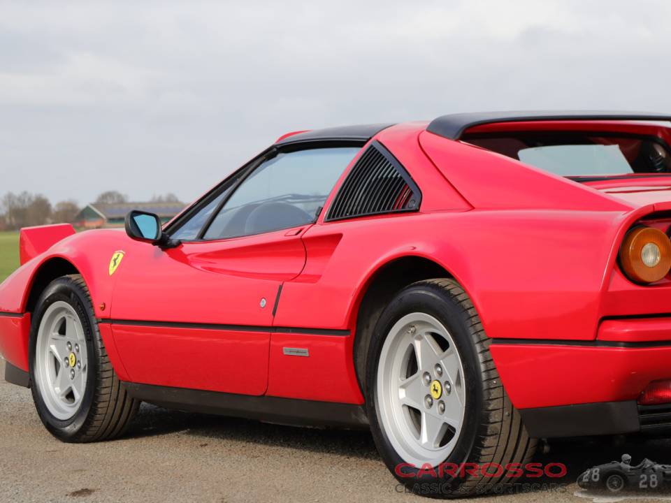 Bild 20/44 von Ferrari 328 GTS (1987)