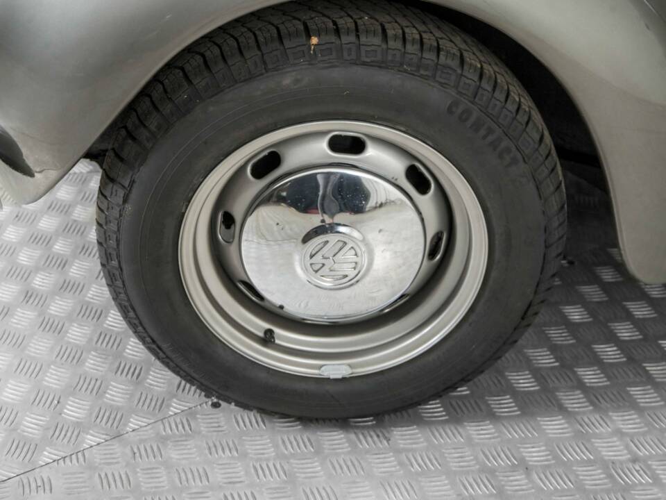 Image 22/50 of Volkswagen Beetle 1303 LS (1971)