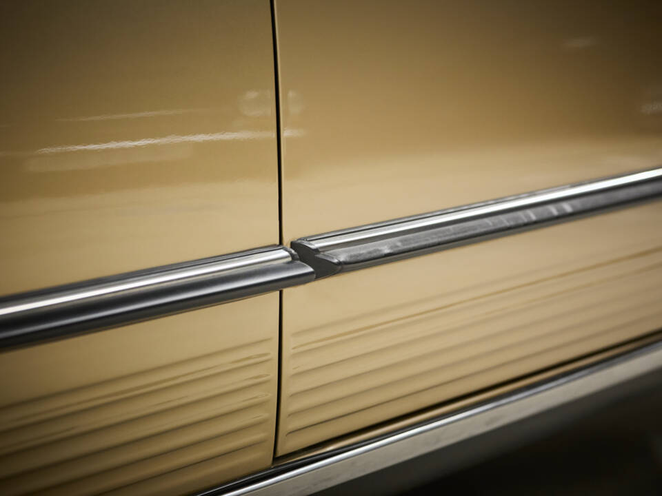 Image 41/99 of Mercedes-Benz 300 SL (1987)