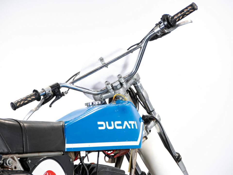 Image 20/50 of Ducati DUMMY (1976)