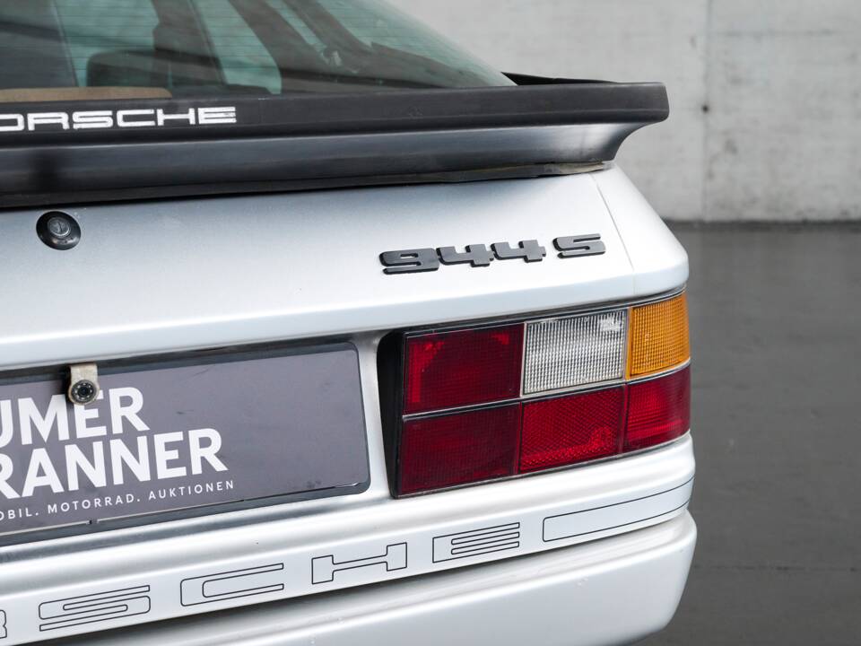 Imagen 11/43 de Porsche 944 S (1988)