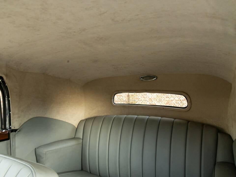 Image 17/50 of Mercedes-Benz 230 Cabriolet A (1939)