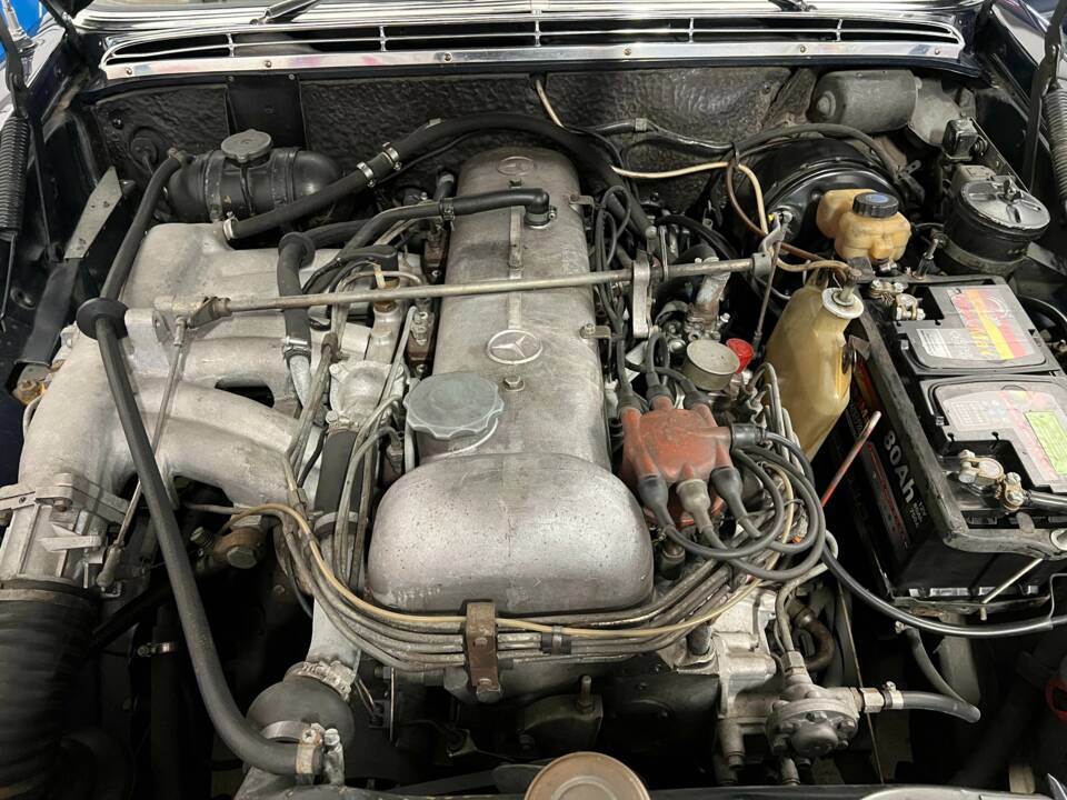 Image 19/19 of Mercedes-Benz 300 SE (1967)