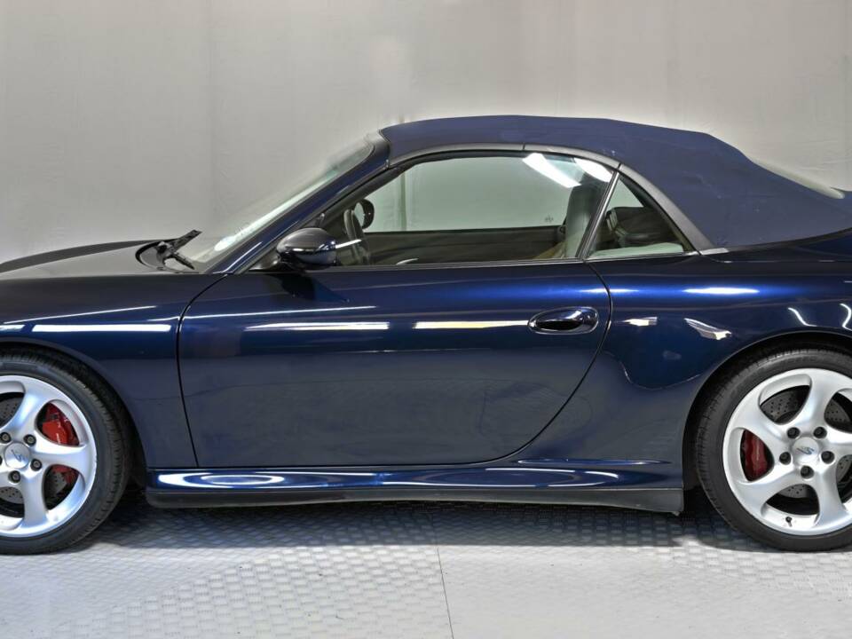 Bild 22/50 von Porsche 911 Carrera 4S (2004)