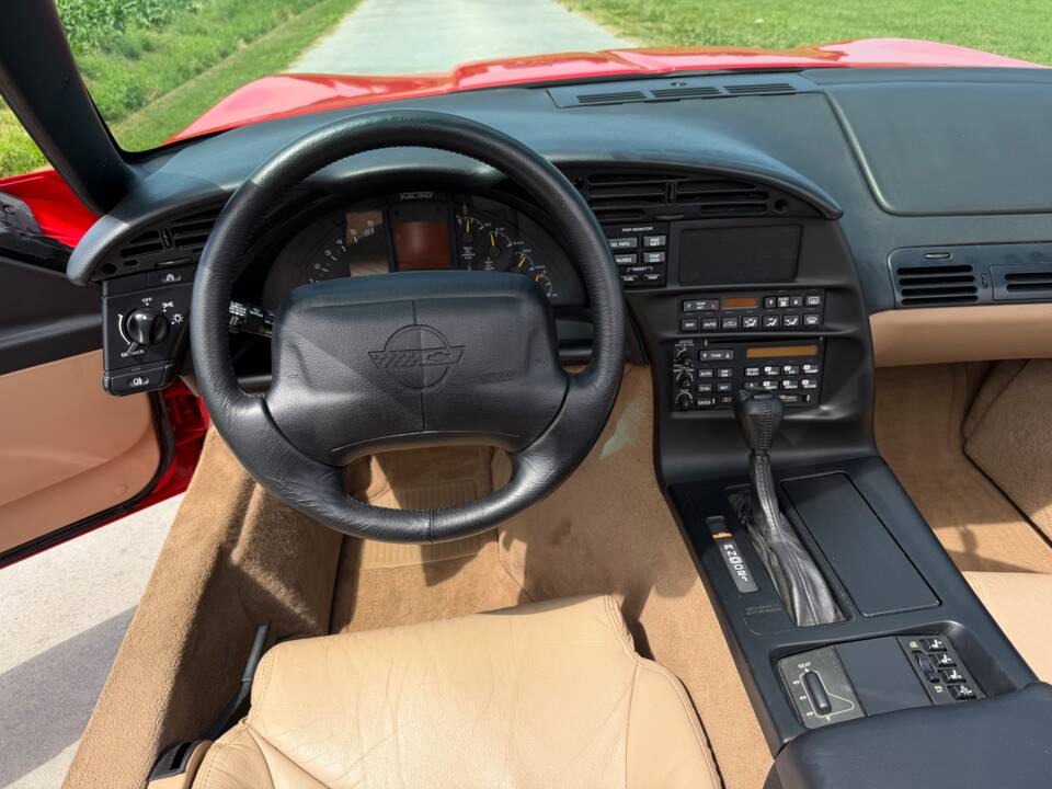 Imagen 18/43 de Chevrolet Corvette Convertible (1995)