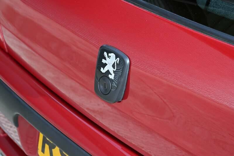 Image 26/50 of Peugeot 106 1.6 GTI 16V (1998)