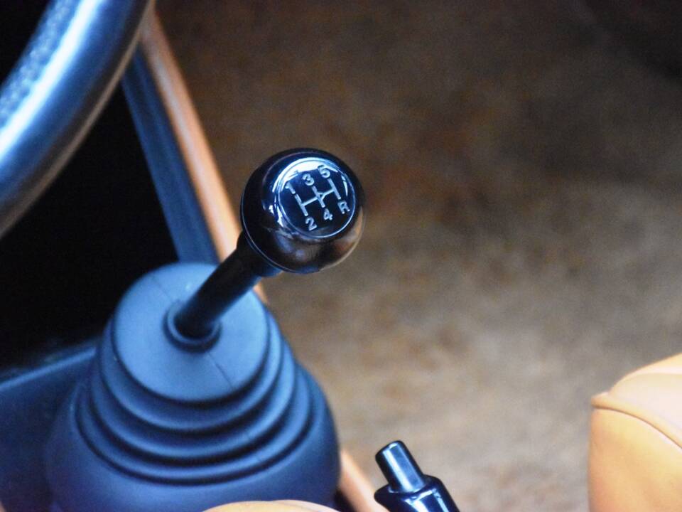 Image 27/37 de Porsche 911 Carrera 3.0 (1977)