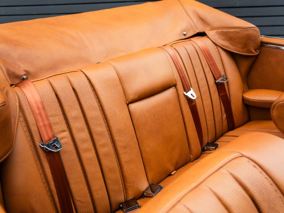 Image 35/57 de Mercedes-Benz 280 SE 3,5 (1971)