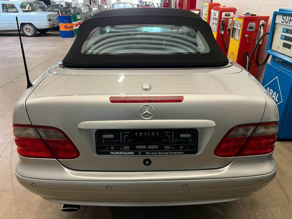 Imagen 15/20 de Mercedes-Benz CLK 230 Kompressor (2001)