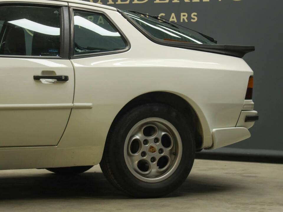 Obraz 13/50 pojazdu Porsche 944 (1986)