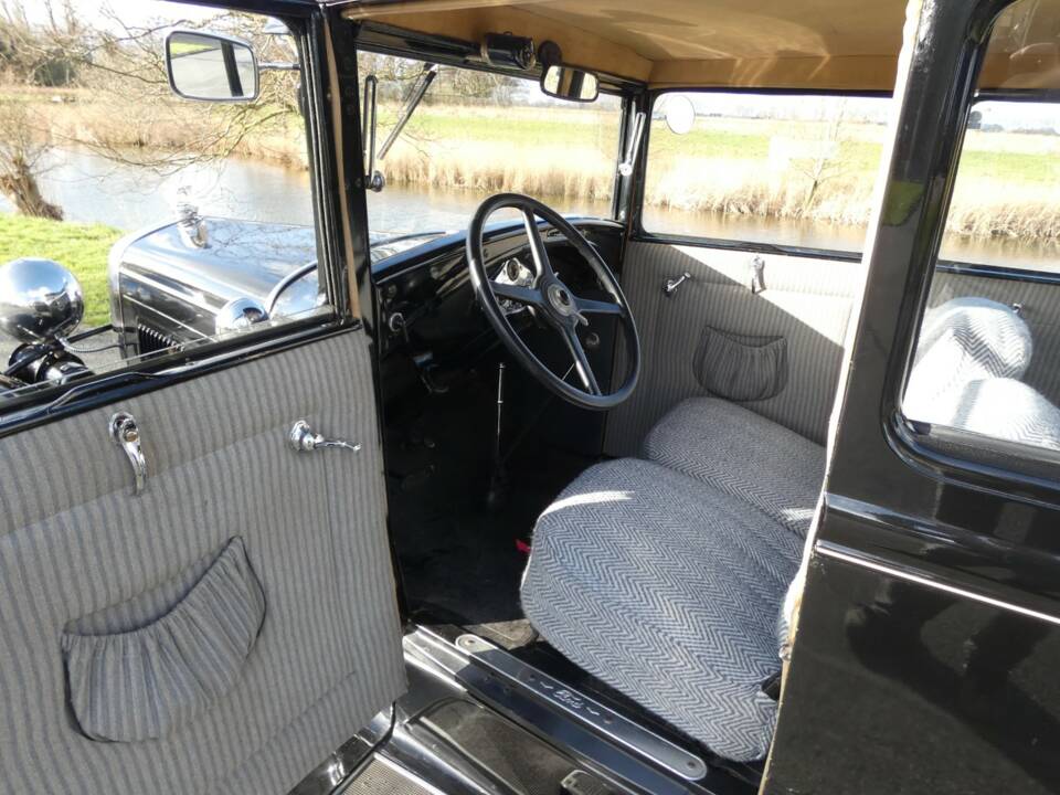 Immagine 31/43 di Ford Model A Tudor Sedan (1931)
