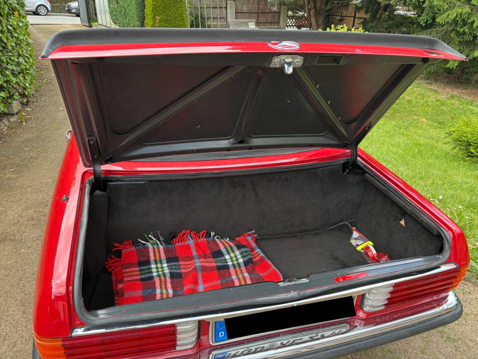 Image 8/14 of Mercedes-Benz 500 SL (1986)