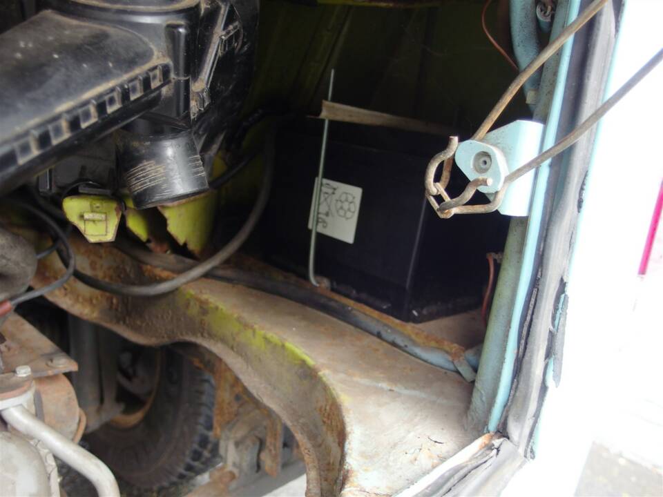 Bild 74/99 von Volkswagen T2b Kastenwagen (1977)