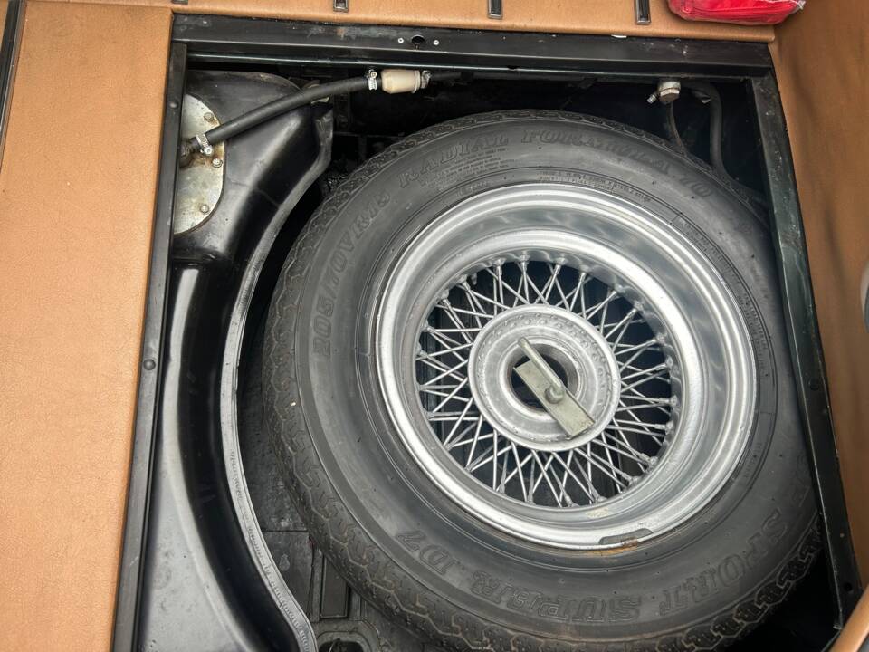 Image 19/39 de Jaguar Type E 4.2 (1966)