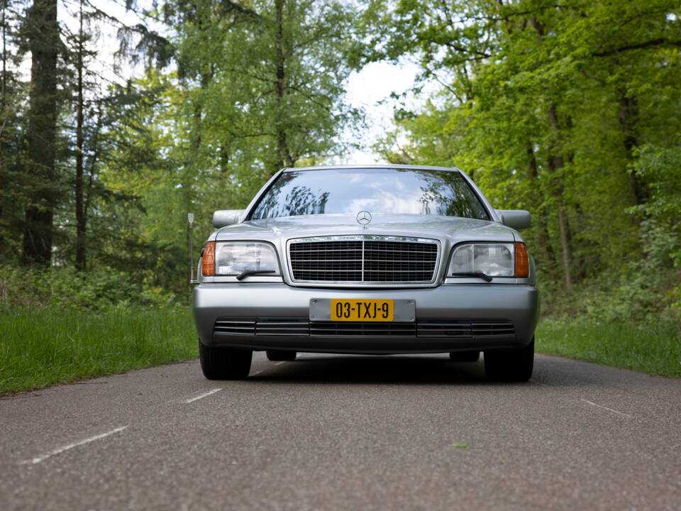 Image 12/59 of Mercedes-Benz 600 SEL (1992)