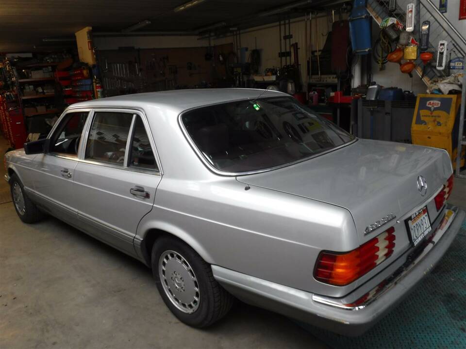 Image 20/31 de Mercedes-Benz 420 SEL (1986)