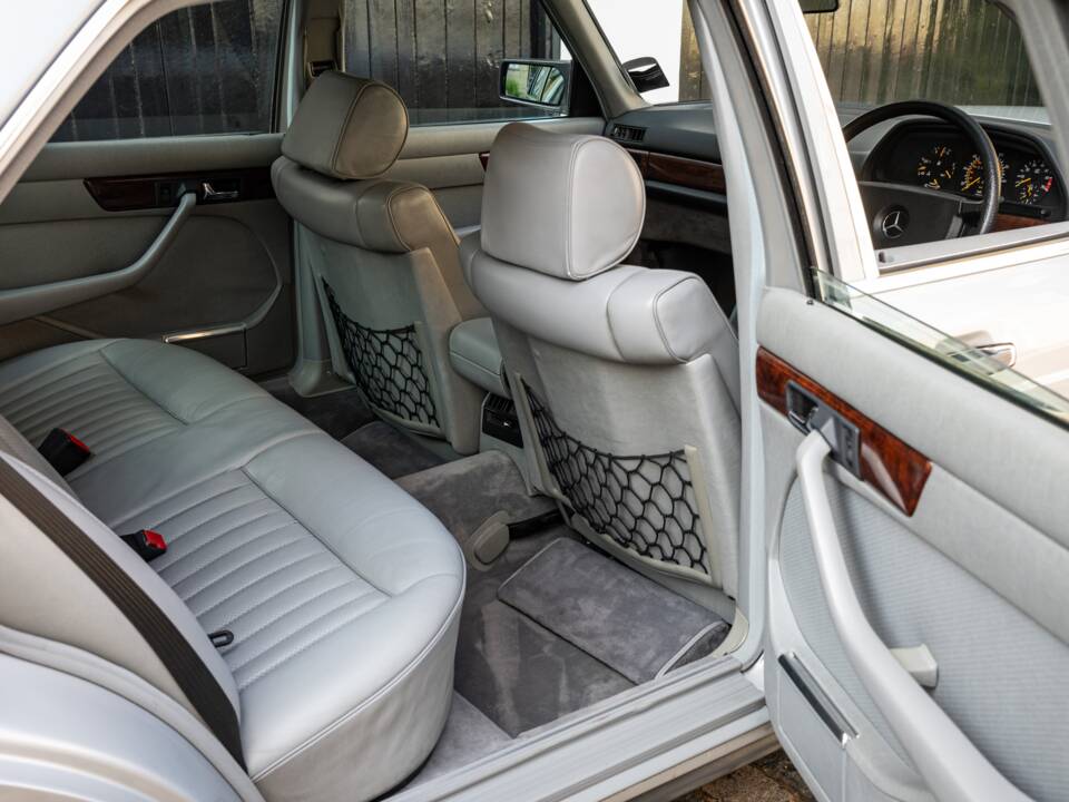 Bild 11/50 von Mercedes-Benz 500 SEL (1984)