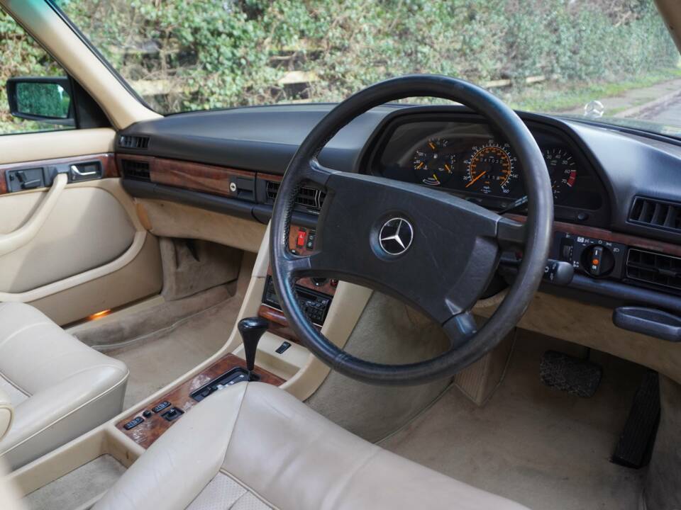 Afbeelding 8/20 van Mercedes-Benz 500 SE (1988)