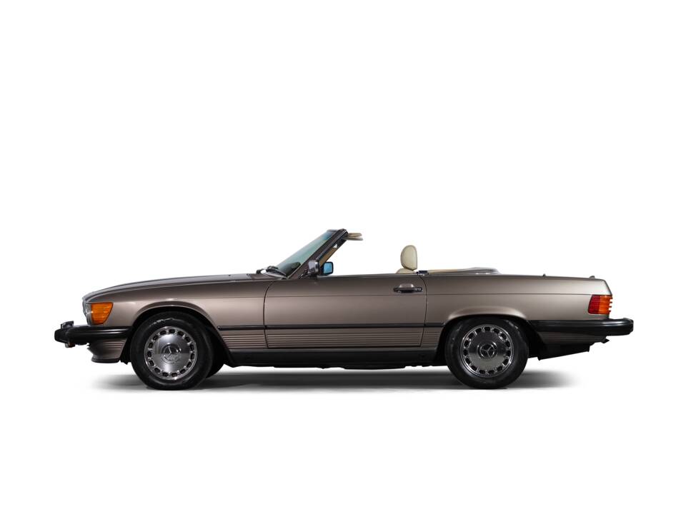 Image 3/50 of Mercedes-Benz 560 SL (1988)