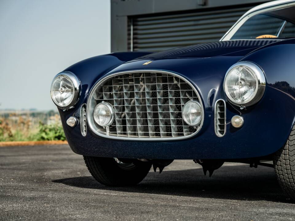 Image 46/61 of Ferrari 225 S (1952)