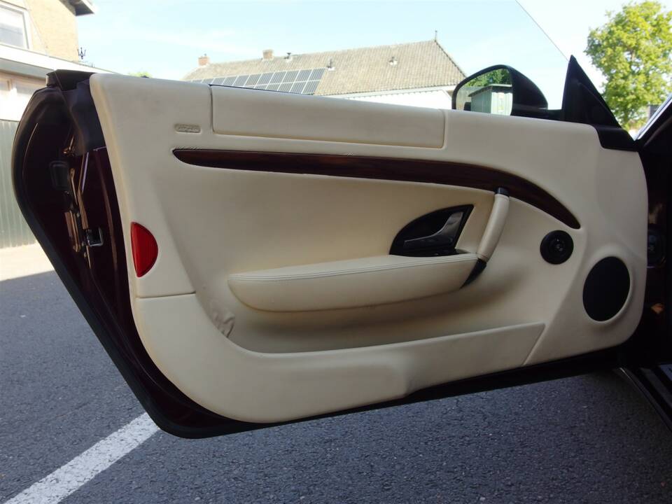 Image 43/98 of Maserati GranTurismo 4.2 (2008)