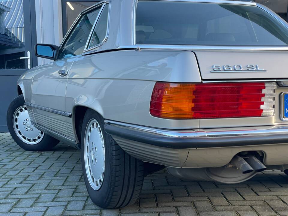 Bild 6/21 von Mercedes-Benz 560 SL (1987)