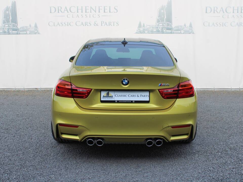 Image 4/98 of BMW M4 (2014)