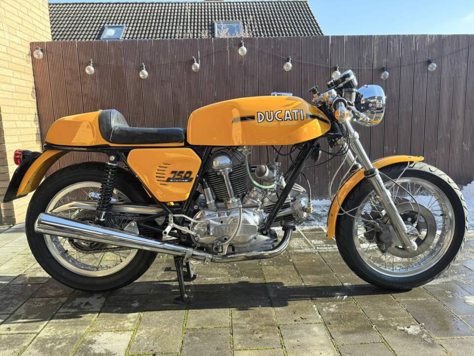Immagine 1/30 di Ducati 750 Sport (1973)