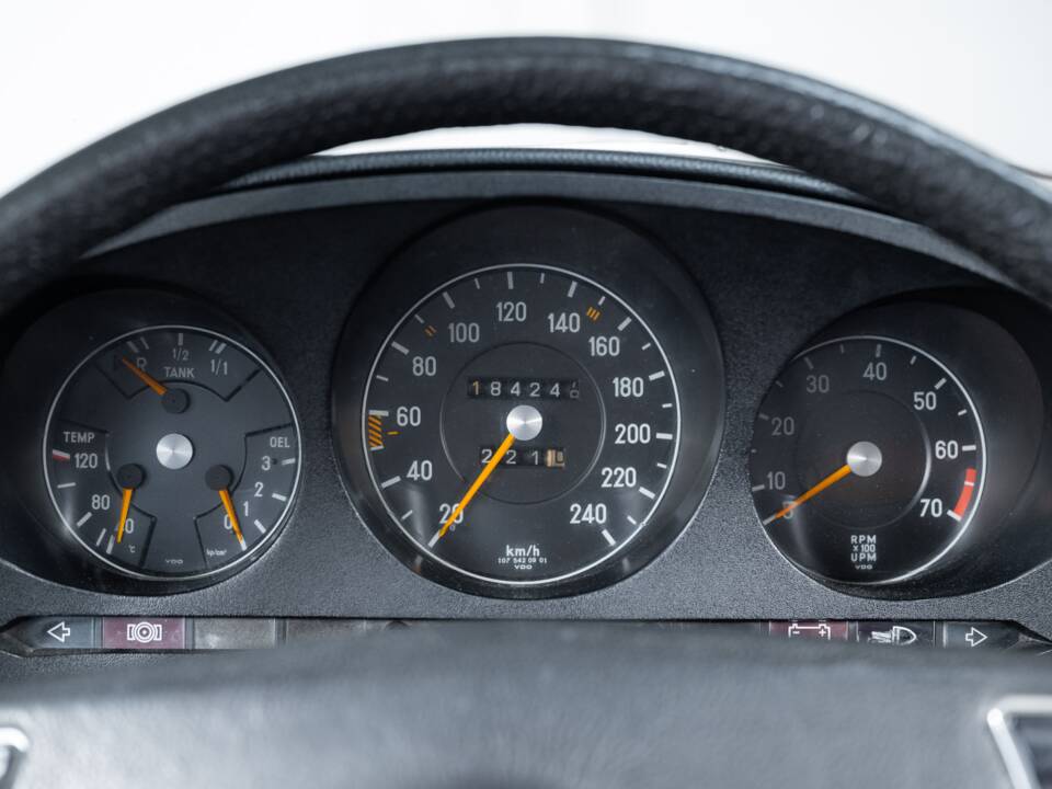 Image 11/38 of Mercedes-Benz 350 SL (1973)