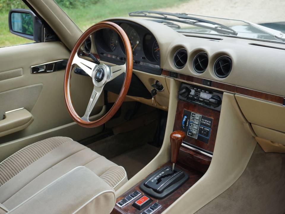Image 8/30 of Mercedes-Benz 450 SLC 5,0 (1979)
