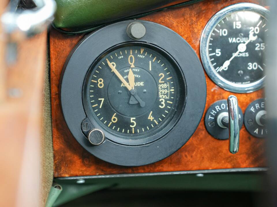 Image 12/50 of Jaguar XK 120 DHC (1953)