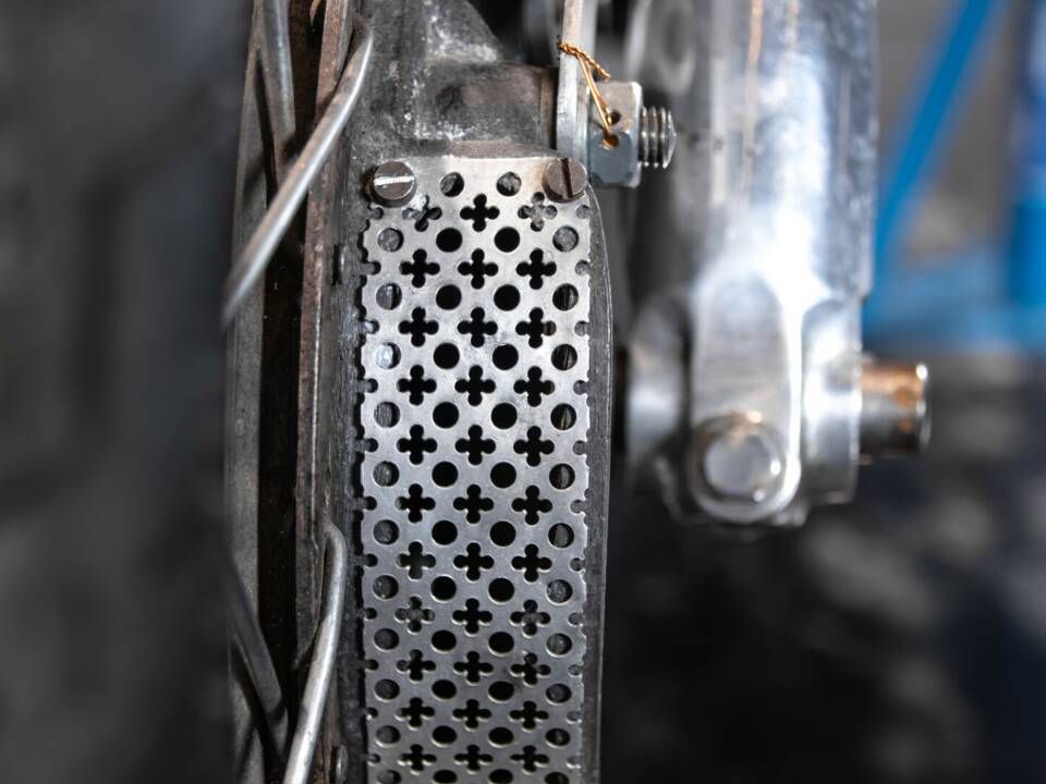 Image 22/32 of Aermacchi Harley-Davidson DUMMY (1963)