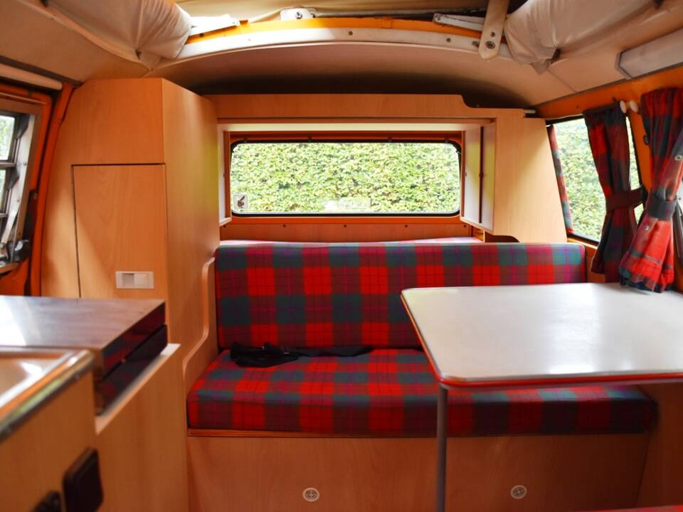 Image 44/49 of Volkswagen T2b Camper (1978)