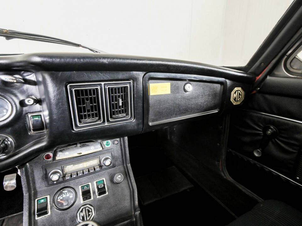 Imagen 19/50 de MG MGB GT (1975)