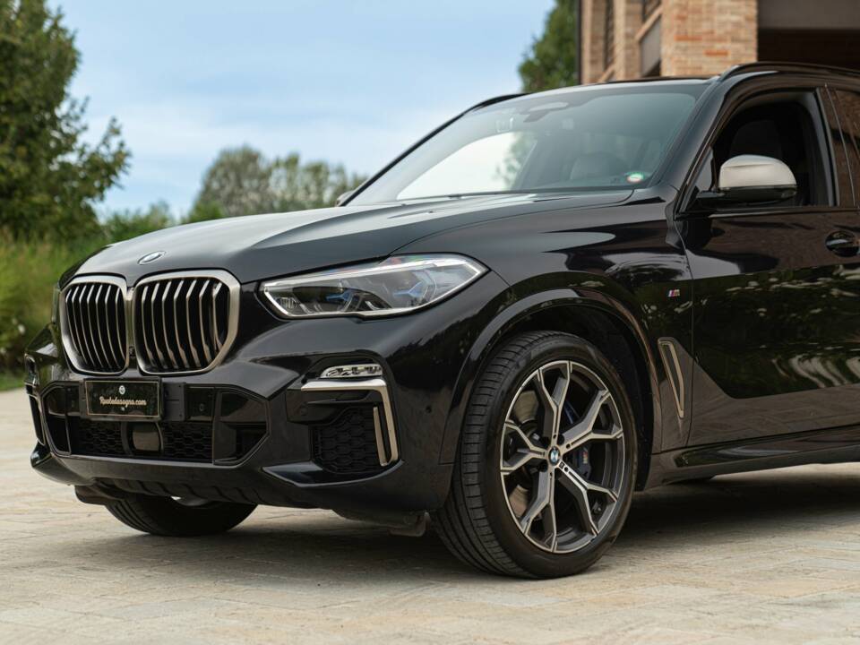 Bild 11/50 von BMW X5 M50d (2019)