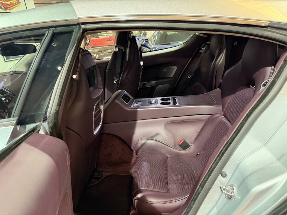 Immagine 28/42 di Aston Martin Rapide (2011)