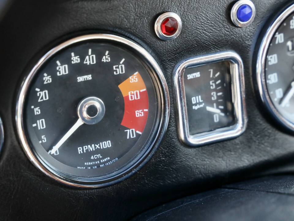 Immagine 19/50 di MG MGB GT (1971)