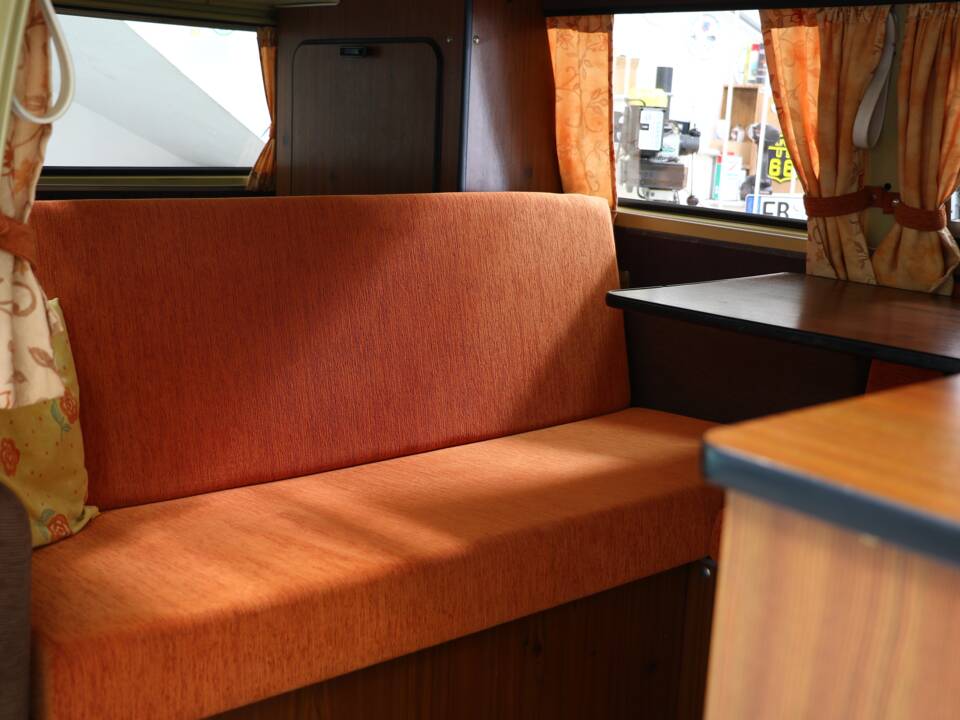 Afbeelding 17/36 van Volkswagen T2b Westfalia (1974)