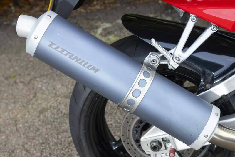 Image 11/33 of Yamaha YZF-R1 (2001)