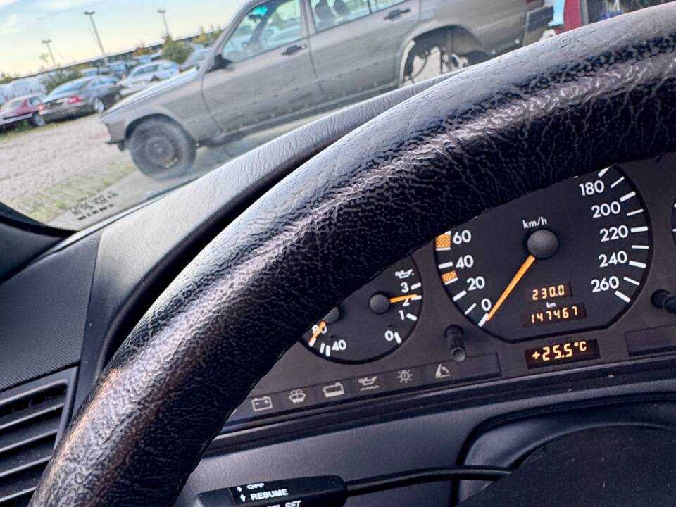 Image 14/49 de Mercedes-Benz SL 500 (1997)
