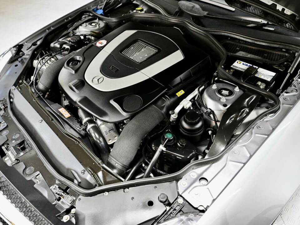 Imagen 25/50 de Mercedes-Benz SL 500 (2008)