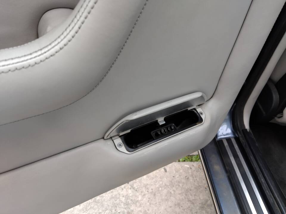 Bild 88/113 von BMW 735i (1986)