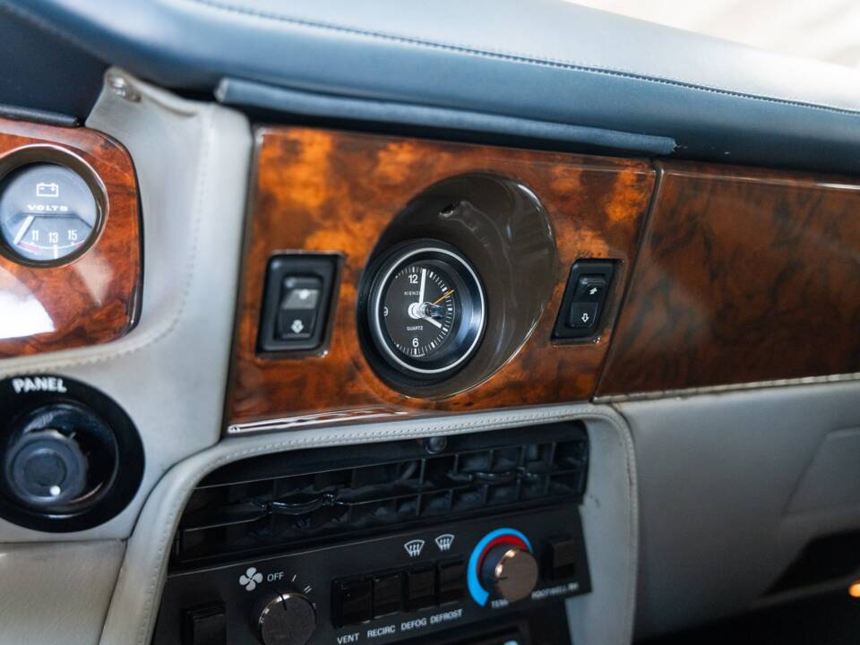 Bild 13/33 von Aston Martin V8 Vantage Volante (1987)