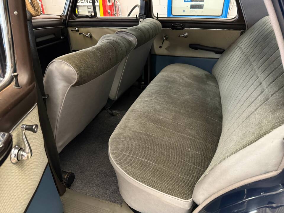 Image 12/18 of Mercedes-Benz 180 Db (1961)